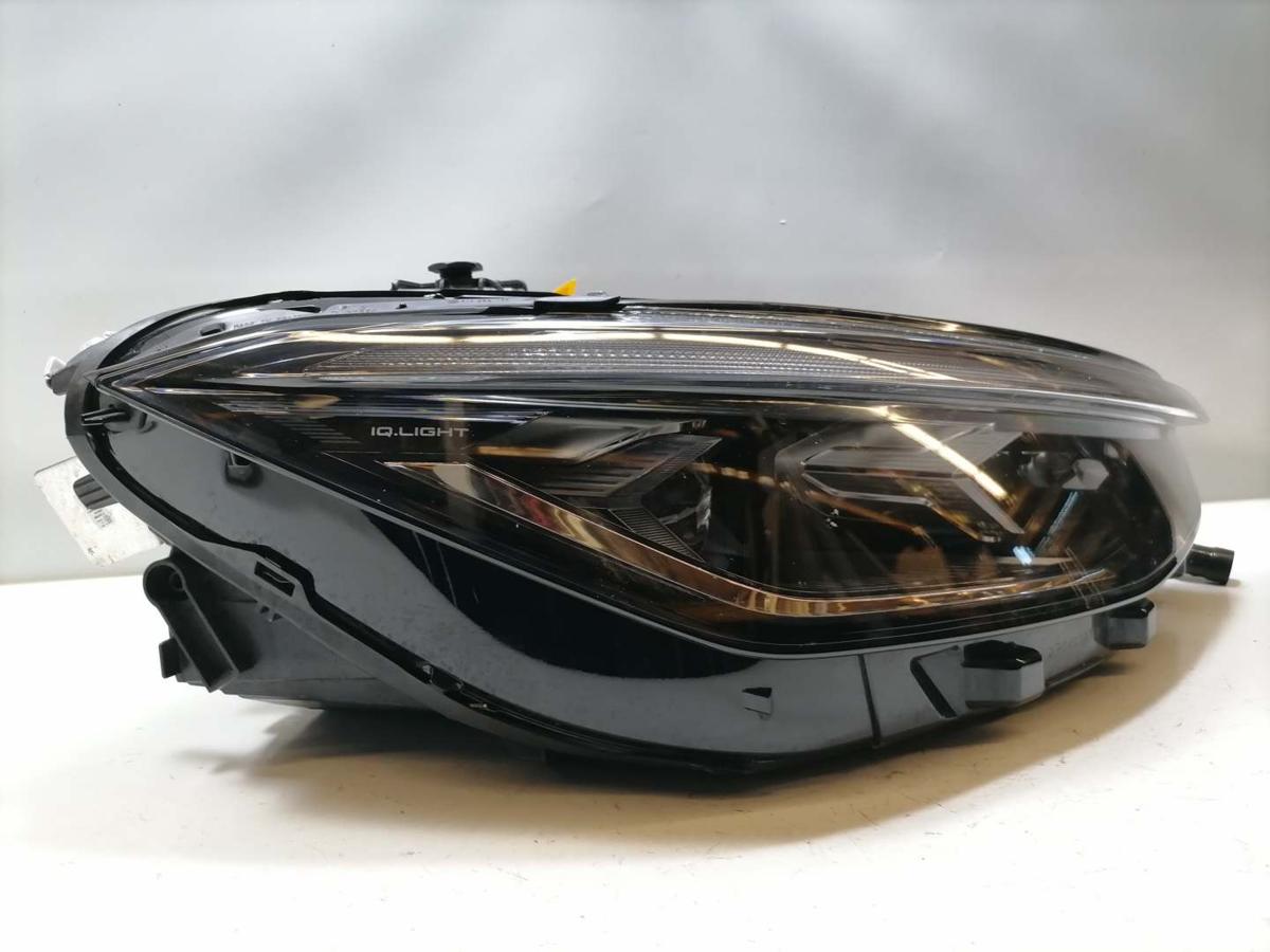 VW Passat B9 original Scheinwerfer rechts LED Bj.2024